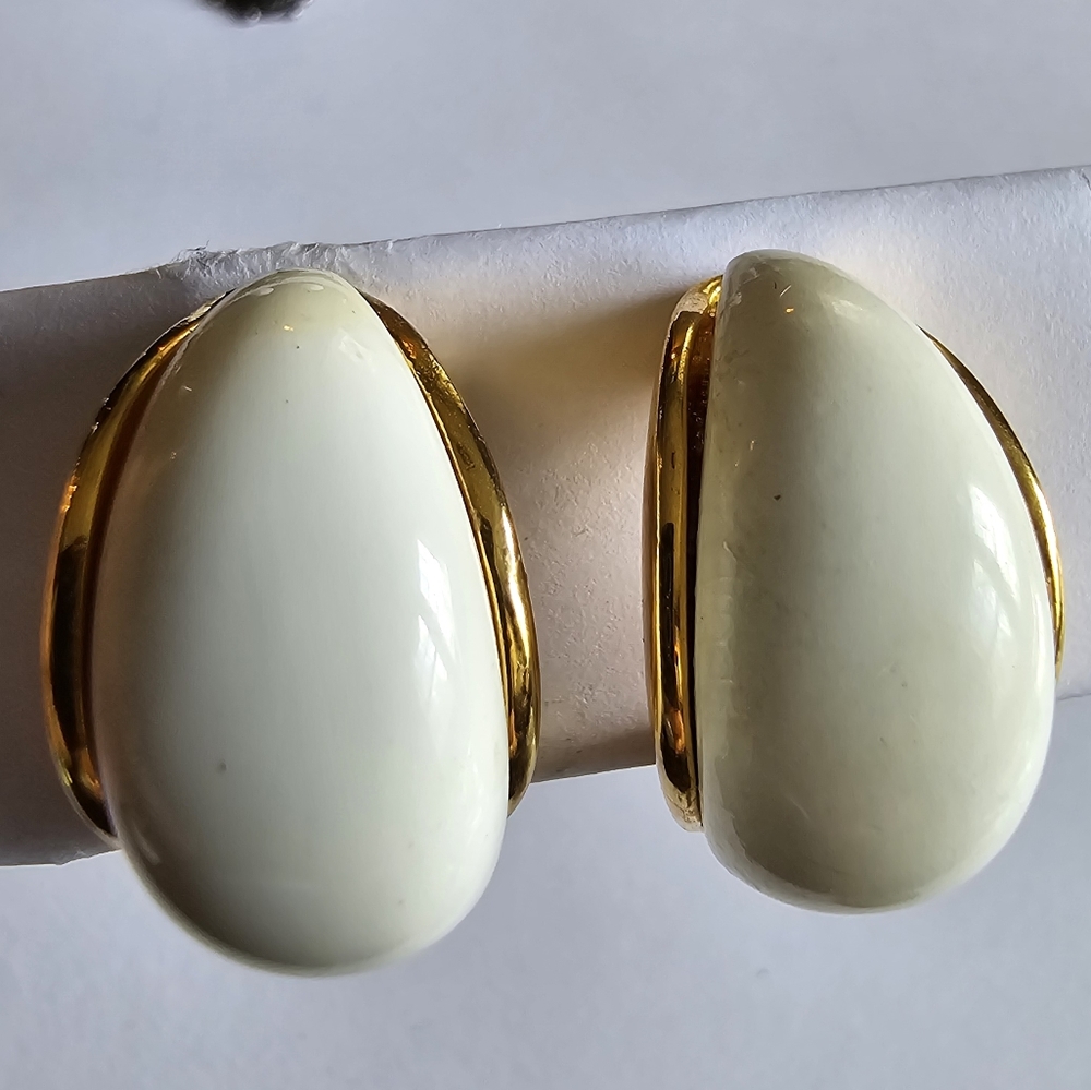 Vintage earrings half hoop gold tone clip on white classic elegant
